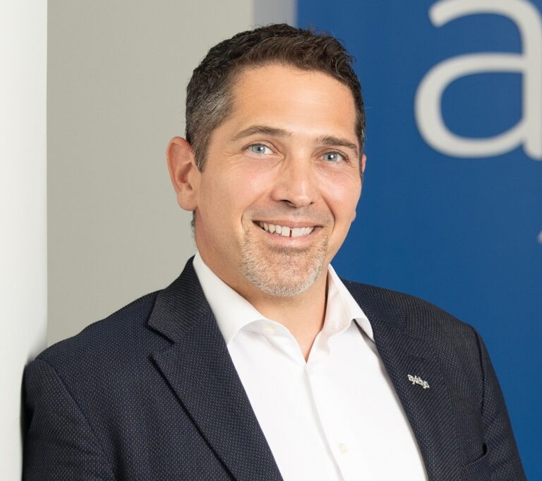 Jesse Vincent-Herscovici-PhotographesCommercial-3 _ punchin